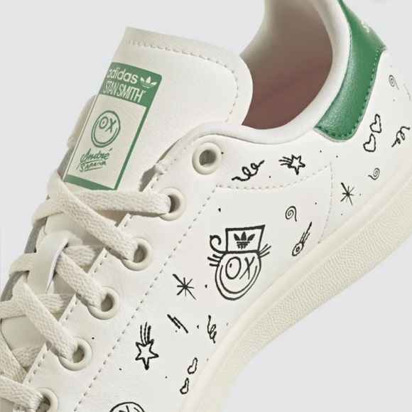 André Saraiva x adidas Stan Smith Big Kid 'The World Needs Love' - Picture 2 of 9